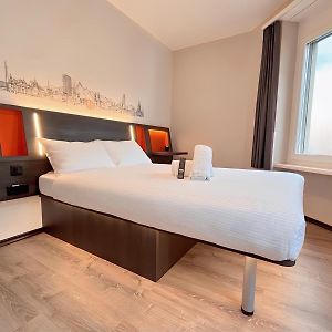 Easyhotel Zuerich Main Station